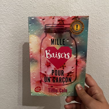 Libro “Mille baisers pour un garçon”- Tillie Cole 