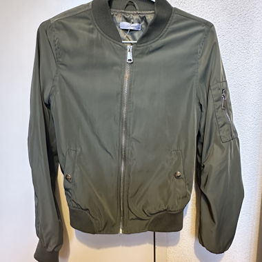 Olive Bomberjacke