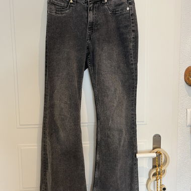 Jeans a vita alta svasati