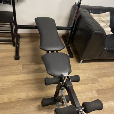 Bauchtrainer / Fitnessbank plus 20KG Stange