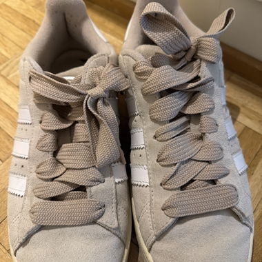 Beige Sneaker