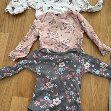 Set Baby-Body mit Blumenmotiv