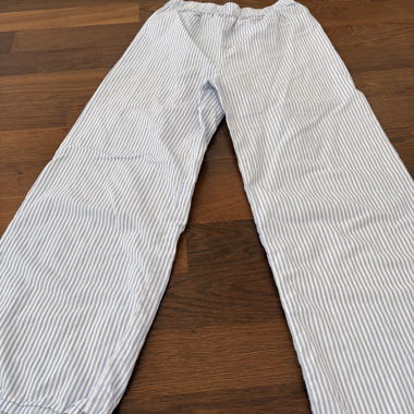Pantaloni virali