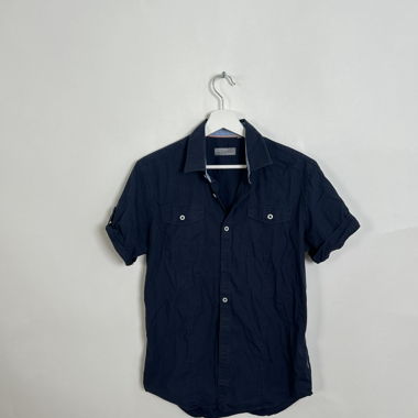 Chemise bleue marine à manches courtes
