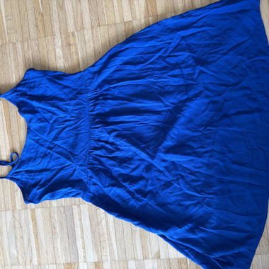 Blaues Trägerkleid