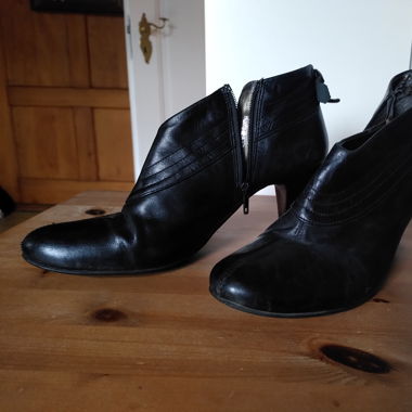 Schwarze Schuhe