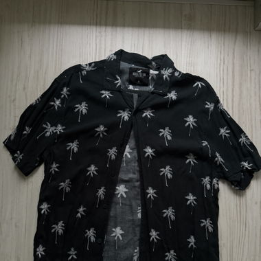 Hollister Palm Print Shirt - Size M - Summer Vibes