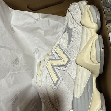 New Balance 9060 unisex