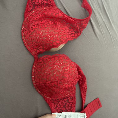 Soutien-gorge rouge en dentelle