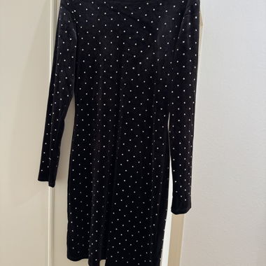 Abito nero con strass