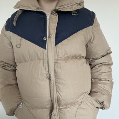 Beige/Blaue Winterjacke