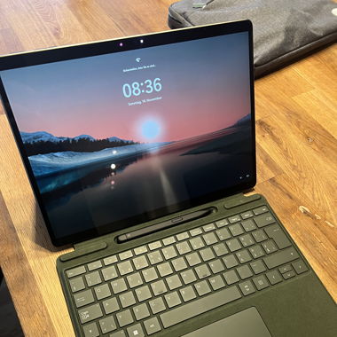 Microsoft Surface Pro9 inkl. Tastatur und Stift