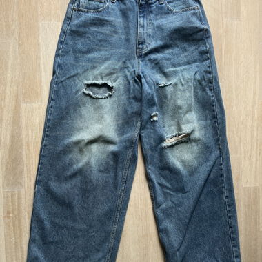 Scuffers jeans with holes