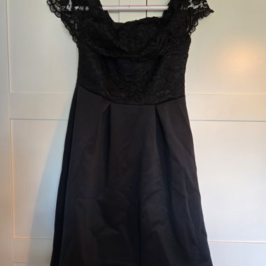 Abito Nero in Pizzo