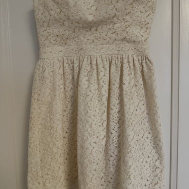 Robe en dentelle ecru