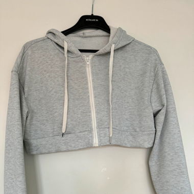 Veste à capuche courte