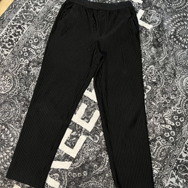 Zara schwarzer Plissee-Hose
