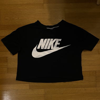 T-shirt corto nero Nike, taglia S