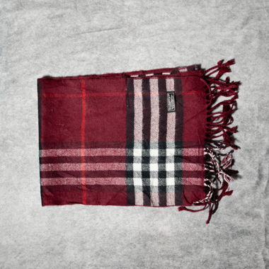 Vintage Burberry Schal Rot mit Typischem Muster