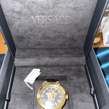 Versace Herrenuhr SCHWARZ-GOLD