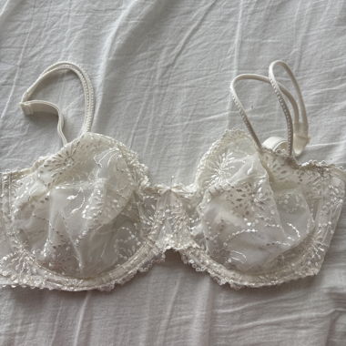 Soutien-gorge blanc à armatures en dentelle