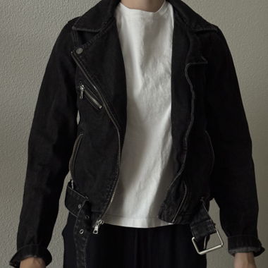 Schwarze Jeansjacke mit Reissverschluss