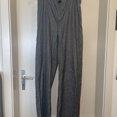Pantalone grigio a righe