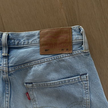 Levis light blue mid rise jeans