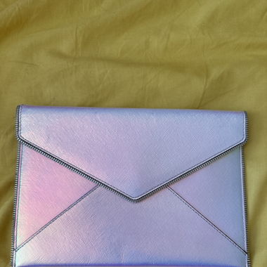 Pochette iridescente