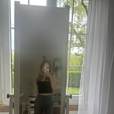 Graue Stoffhose