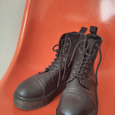 Black boots platform 