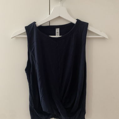 Alo Yoga crop top