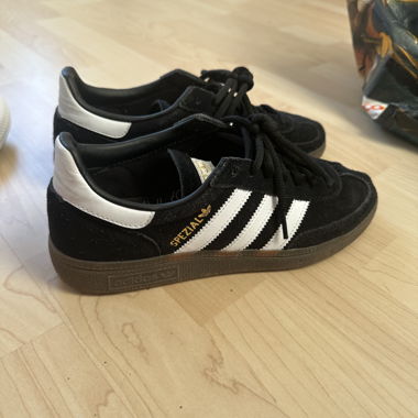 Adidas Spezial Sneakers