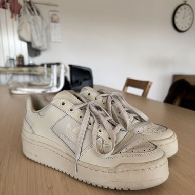 Adidas Sneakers