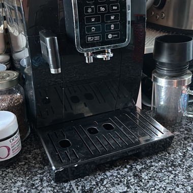 Macchina per caffè completamente automatica DeLonghi