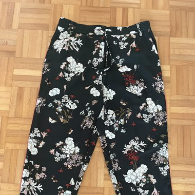 Leichte Blumenhose