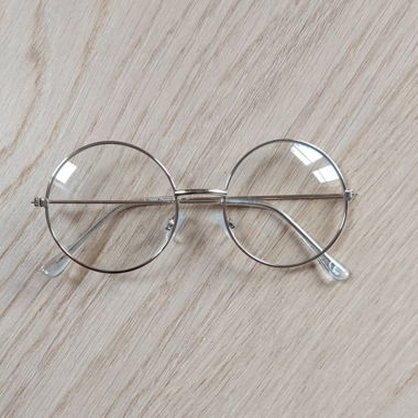 Gold accessory glasses