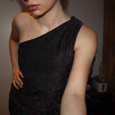 UniSchulter Kleid