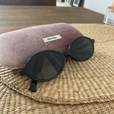 miumiu Sonnenbrille