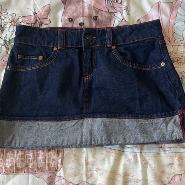 Gonna di jeans con bordo rosso