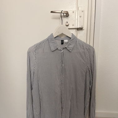 Chemise bleue rayée 