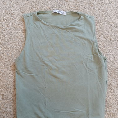 Top Stradivarius verde menta