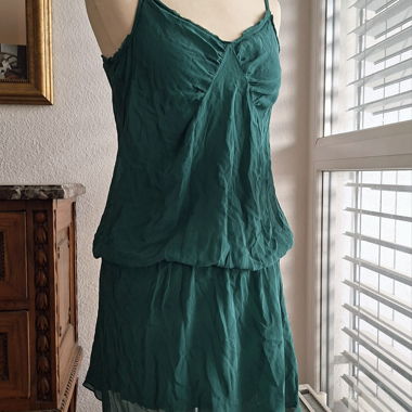 Robe en soie verte Attic & Barn - vintage Y2K 