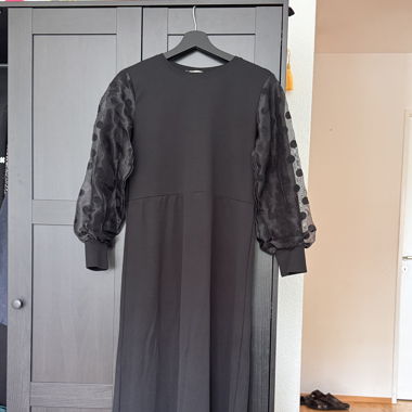 Kleid mit Puffärmel