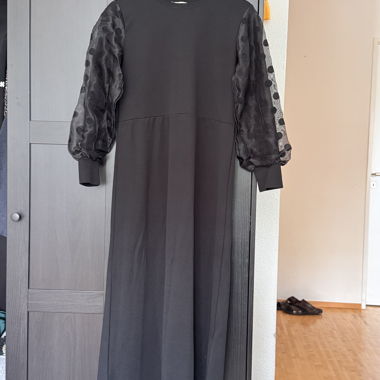 Kleid mit Puffärmel