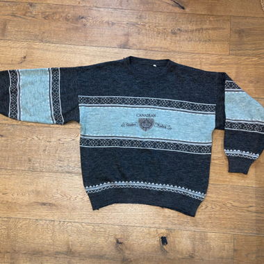 Knit pullover
