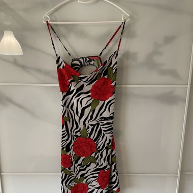 Rückenfreies Kleid