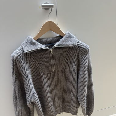 DryKorn Sweater