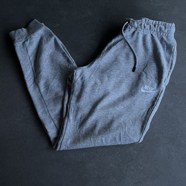 Graue Nike Jogginghose