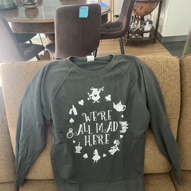 Pull Alice au pays des merveilles 